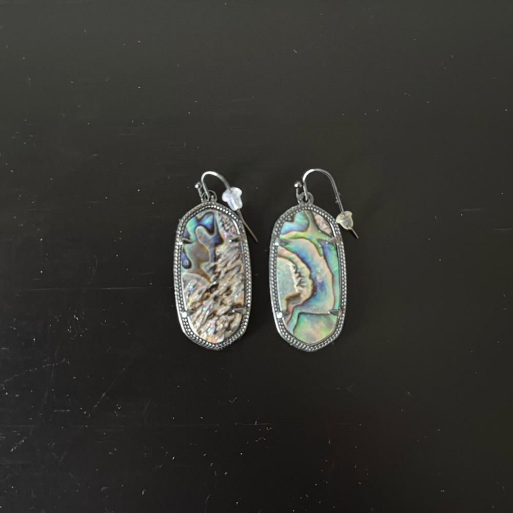Like New Kendra Scott Earrings